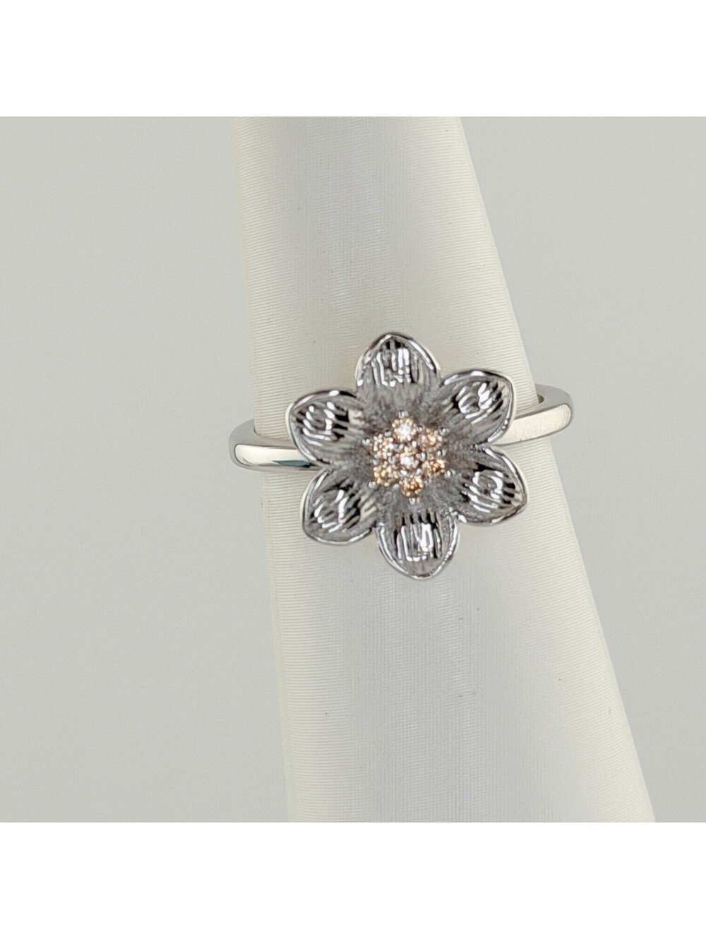 Ryze Party Flower Ring Sz 7 Champagne Cz on .925 Sterling Silver